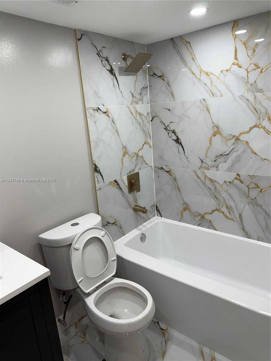 Small Image of 600 NORTH WEST 214TH ST #105, Miami Gardens Number 16