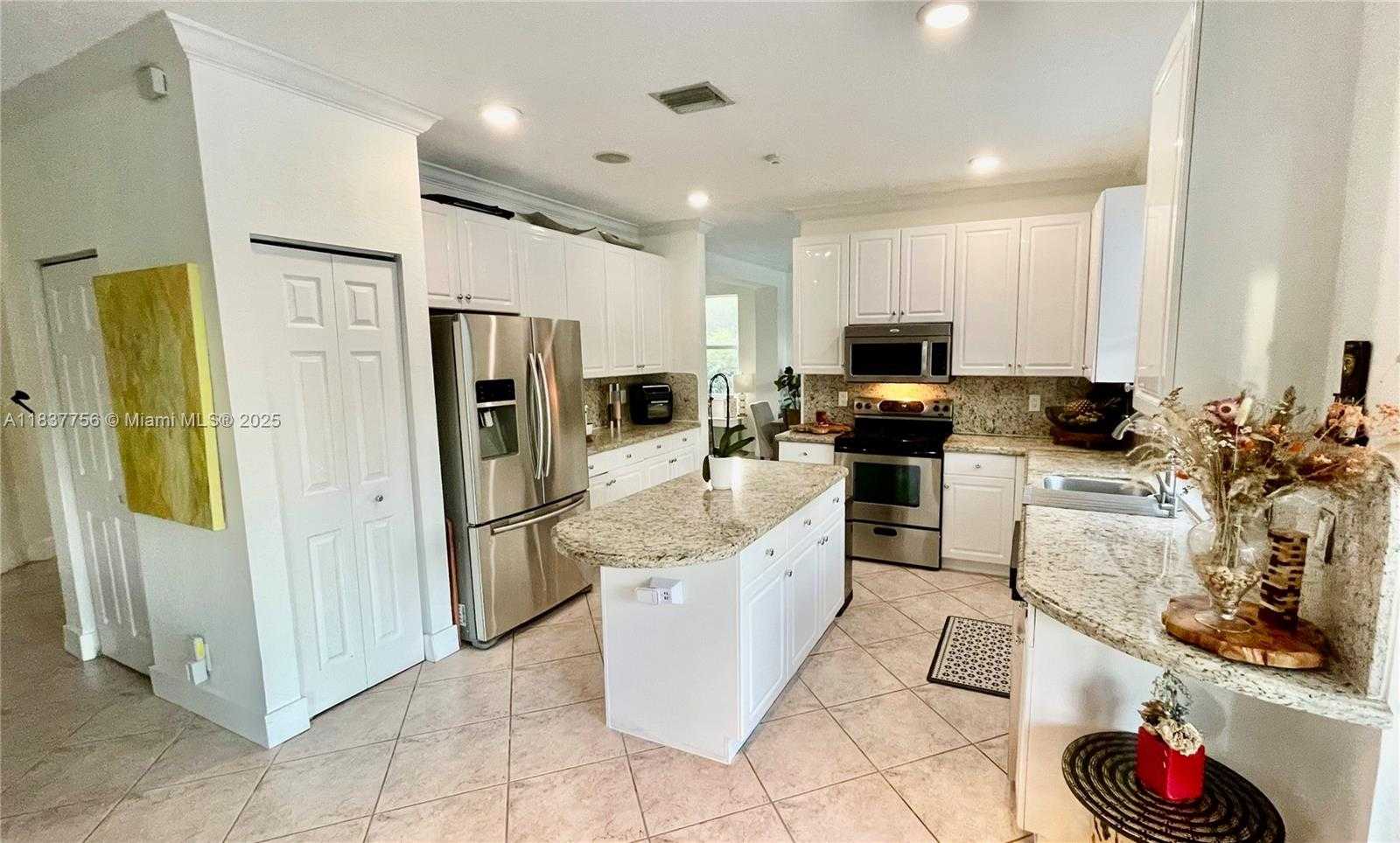 Small Image of 4093 STAGHORN LN, Weston Number 15