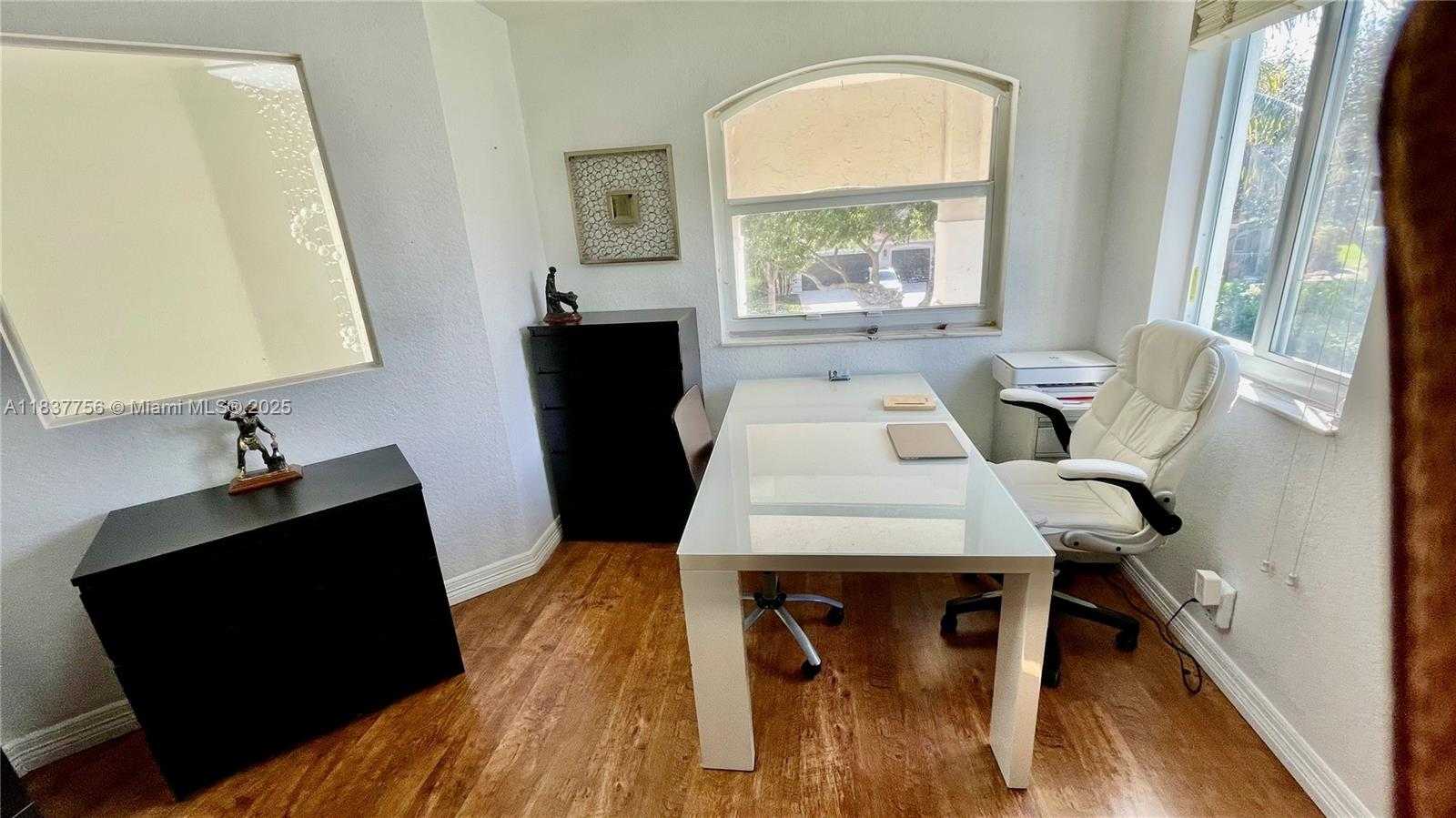 Small Image of 4093 STAGHORN LN, Weston Number 22