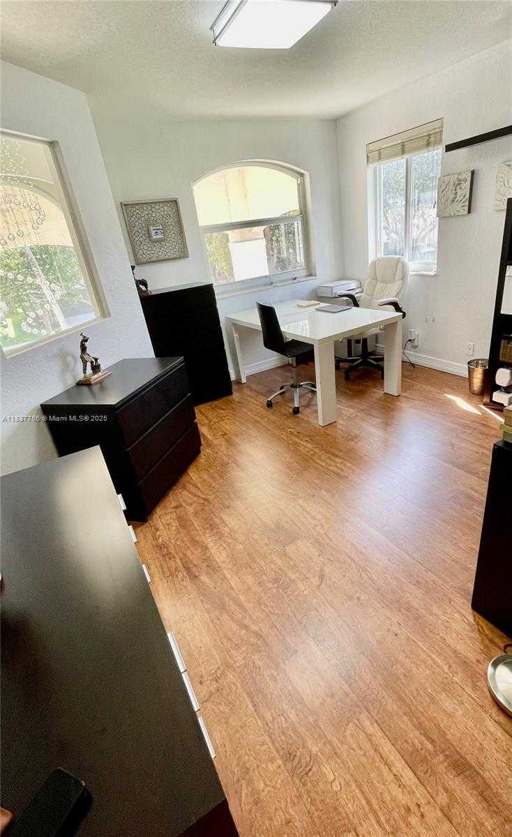 Small Image of 4093 STAGHORN LN, Weston Number 24