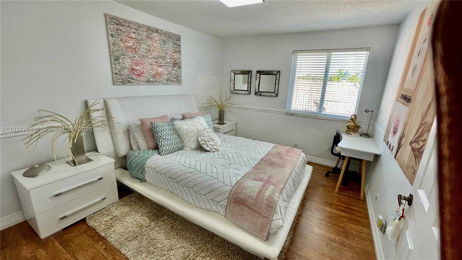 Small Image of 4093 STAGHORN LN, Weston Number 37