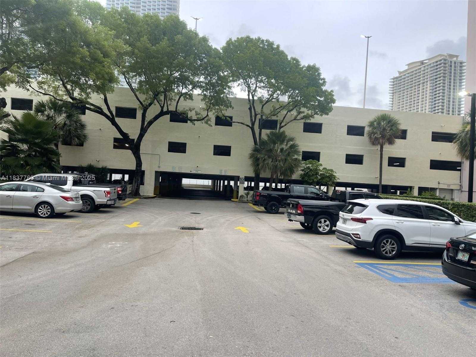 Small Image of 17011 NORTH BAY RD #406, Sunny Isles Beach Number 10