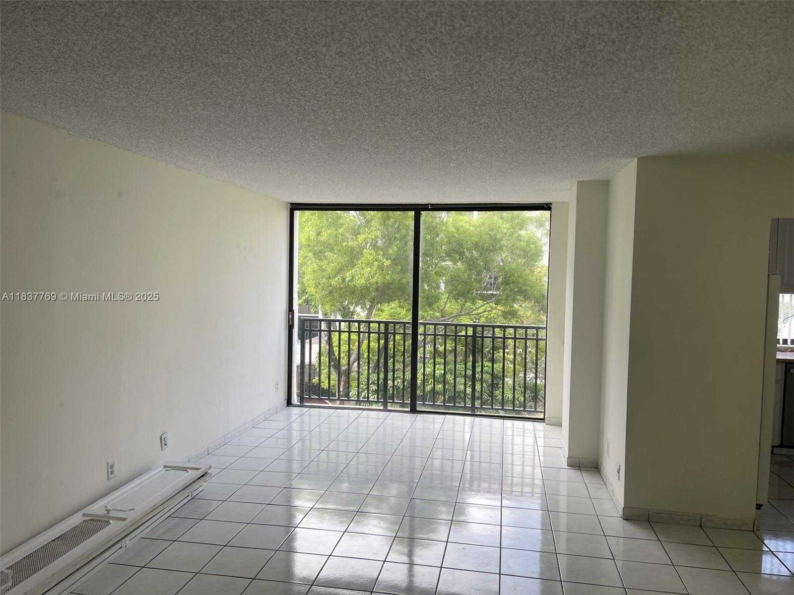 Small Image of 17011 NORTH BAY RD #406, Sunny Isles Beach Number 2
