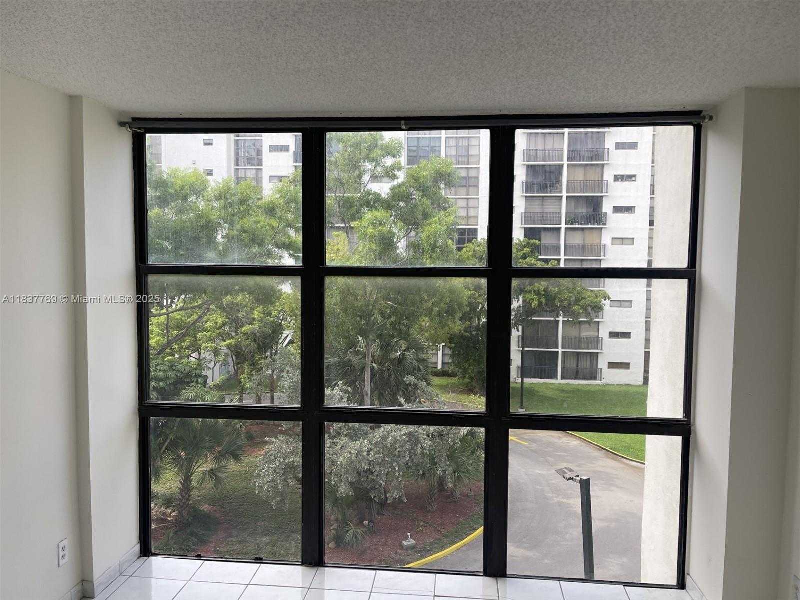 Small Image of 17011 NORTH BAY RD #406, Sunny Isles Beach Number 8