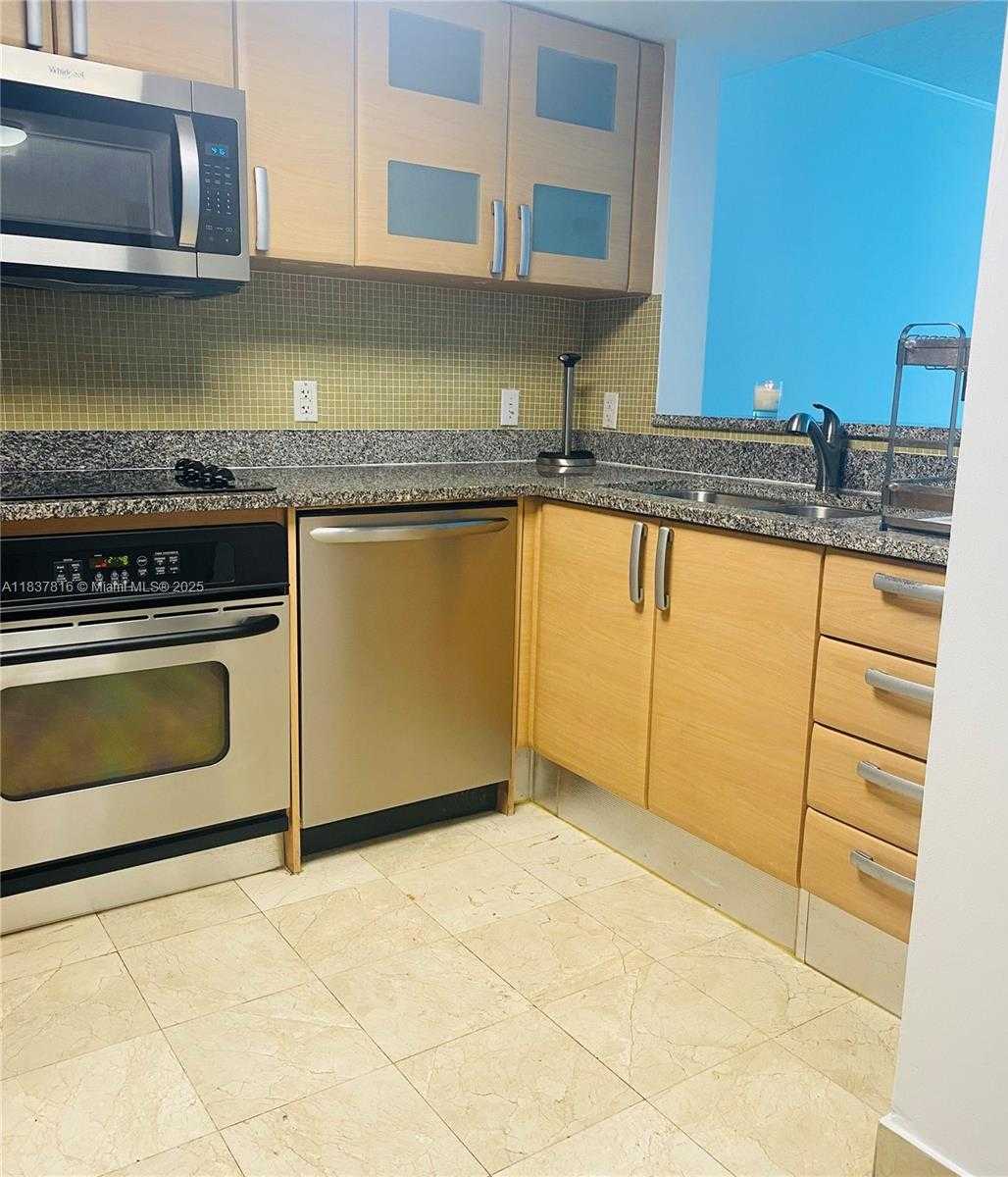 Small Image of 2101 BRICKELL AVE #402, Miami Number 3