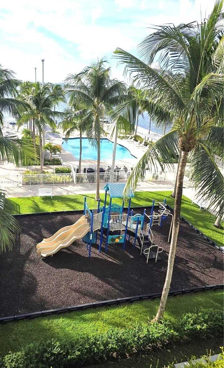 Small Image of 2101 BRICKELL AVE #402, Miami Number 9