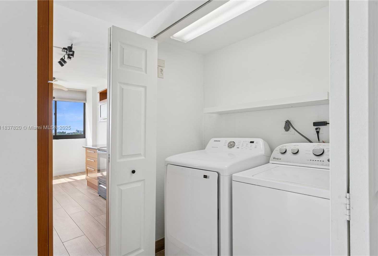 Small Image of 20185 EAST COUNTRY CLUB DR #505, Aventura Number 19