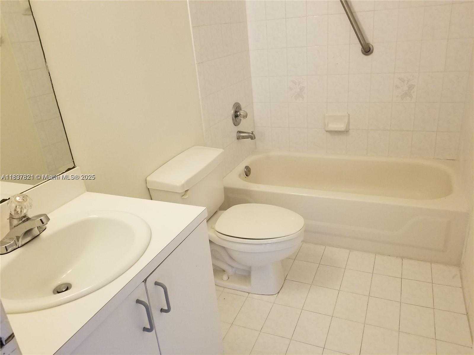 Small Image of 8851 NORTH WEST 119TH #4112, Hialeah Gardens Number 9