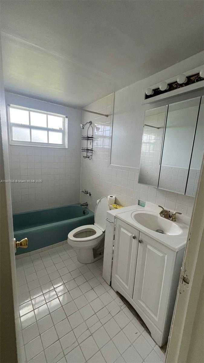 Small Image of 7920 EAST DR #10, North Bay Village Number 13