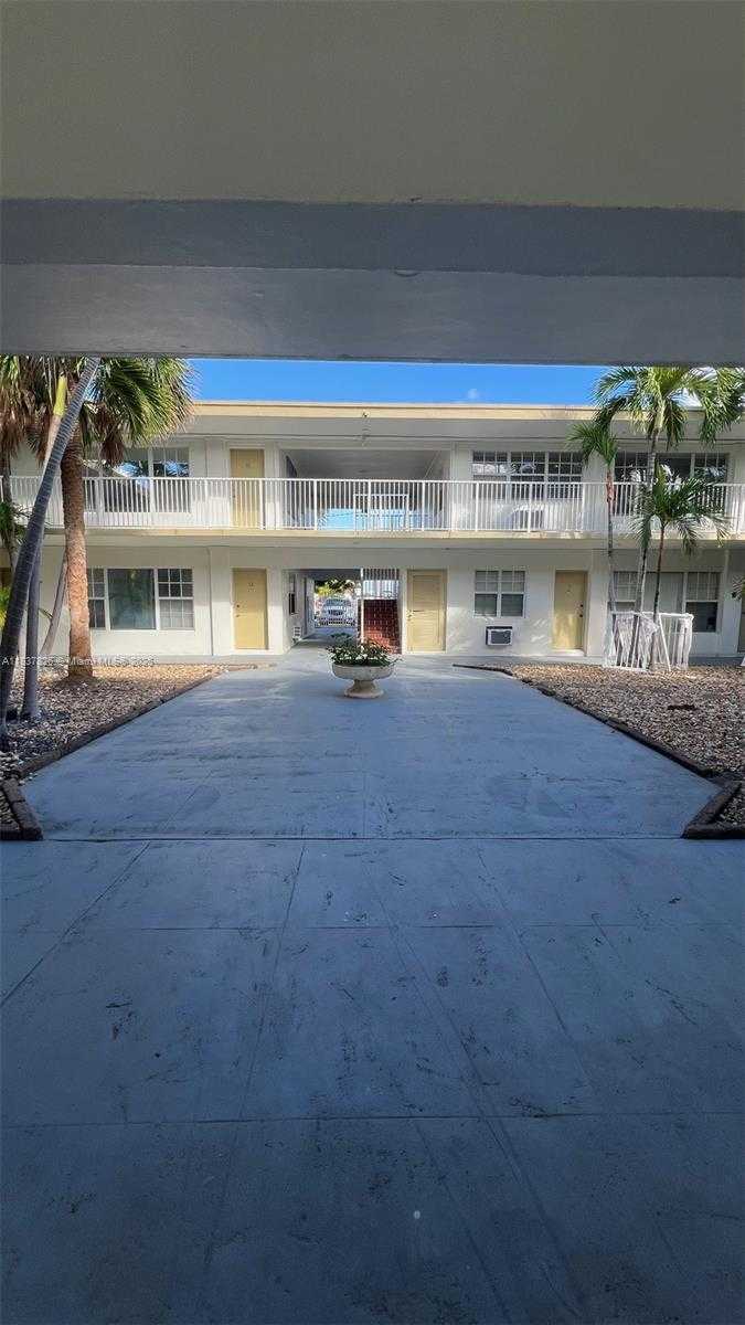 Small Image of 7920 EAST DR #10, North Bay Village Number 19