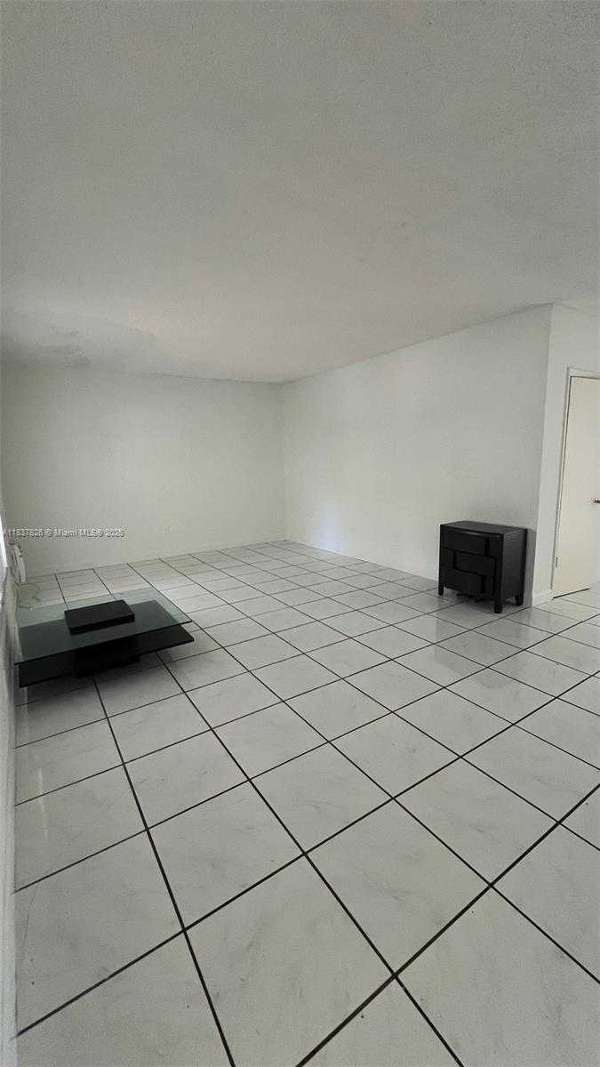 Small Image of 7920 EAST DR #10, North Bay Village Number 4
