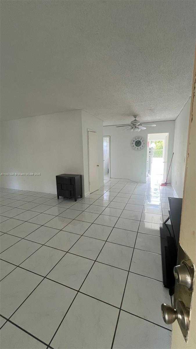 Small Image of 7920 EAST DR #10, North Bay Village Number 5