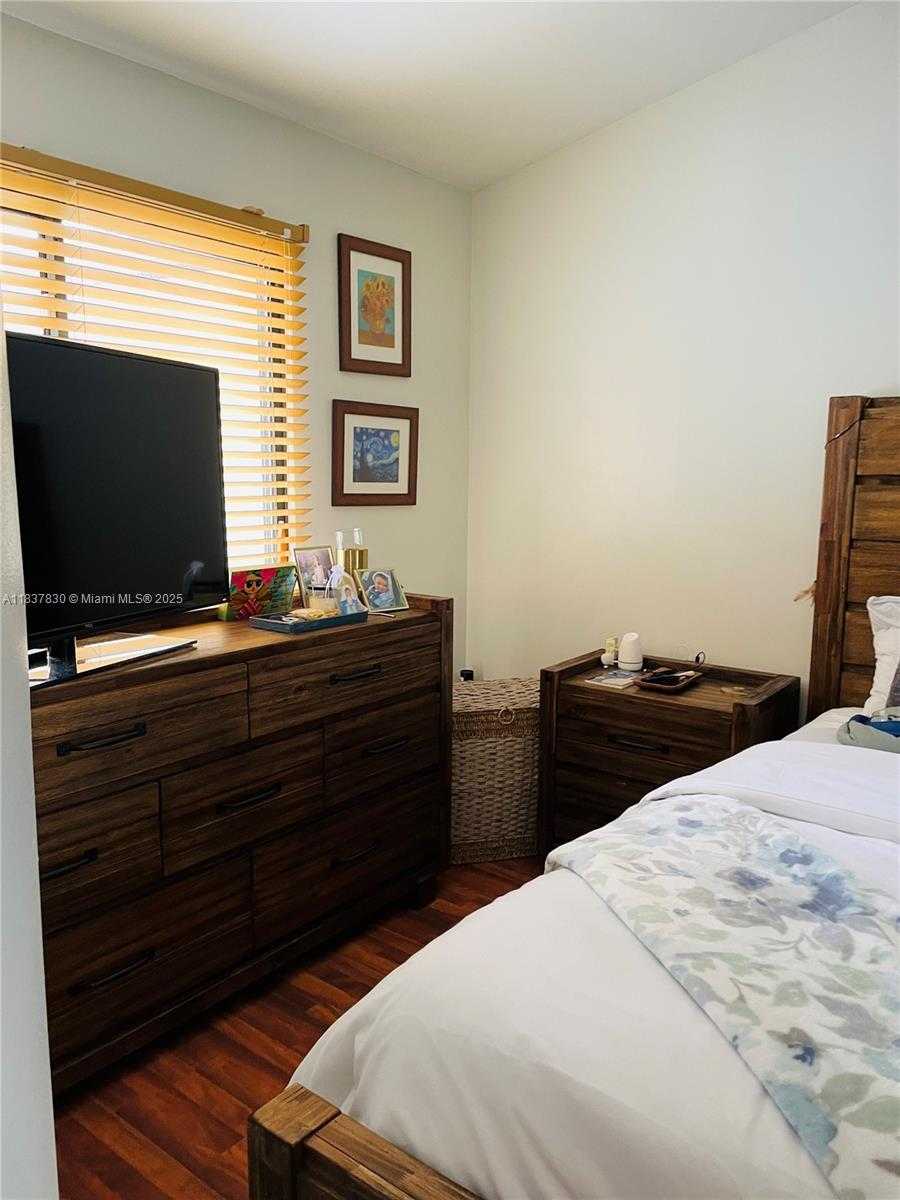 Small Image of 13254 SOUTH WEST 113TH TER, Miami Number 11