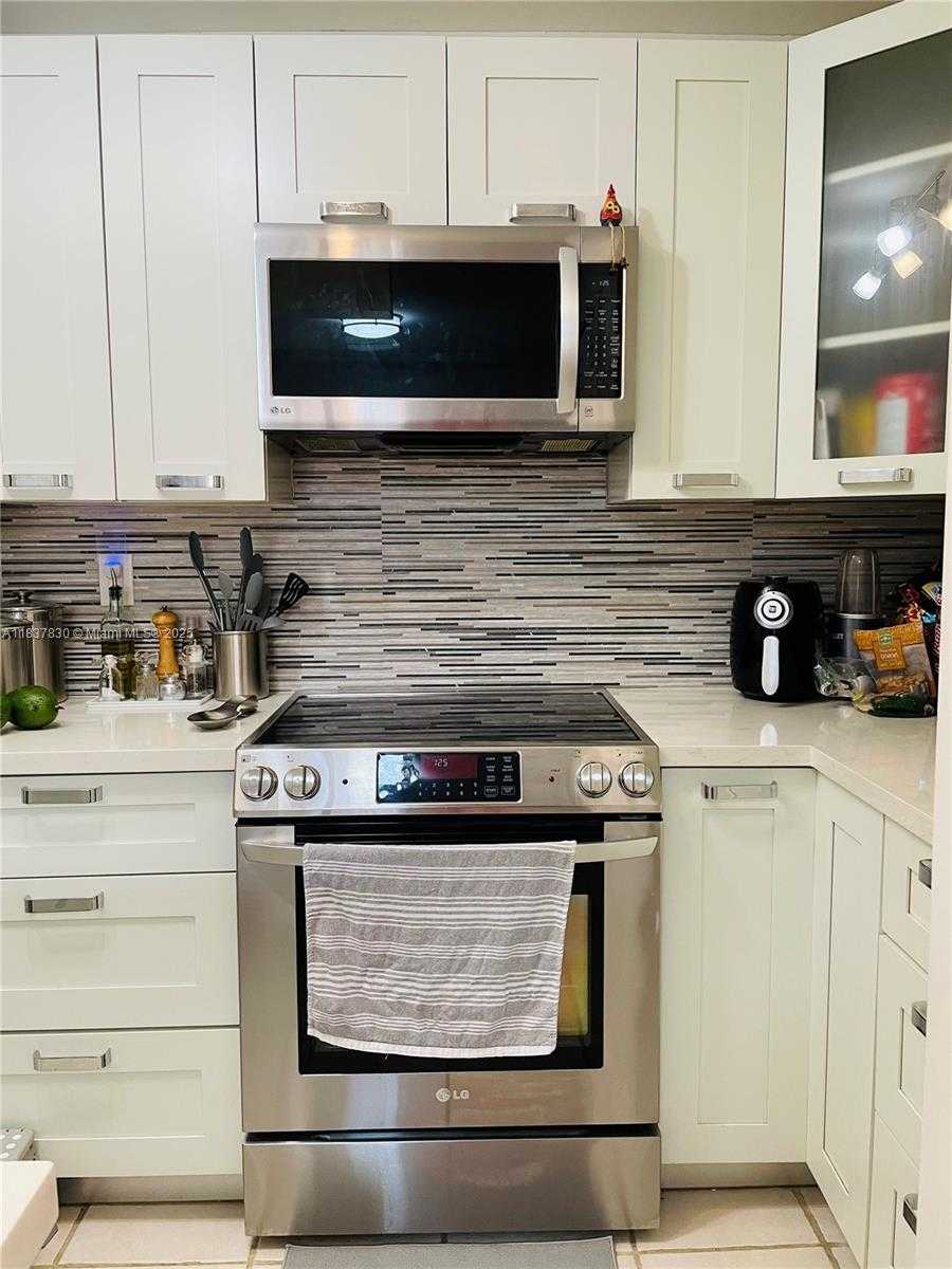 Small Image of 13254 SOUTH WEST 113TH TER, Miami Number 14