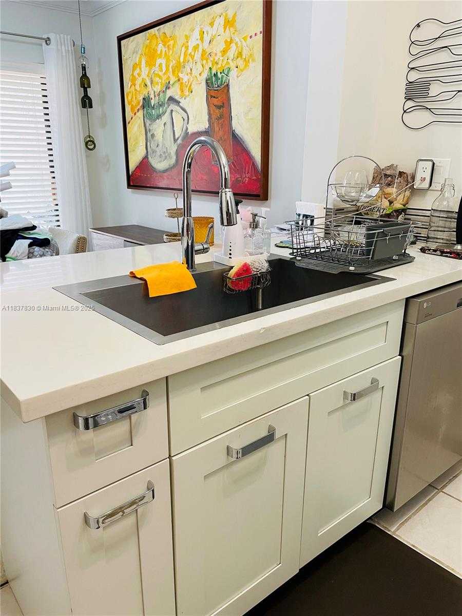 Small Image of 13254 SOUTH WEST 113TH TER, Miami Number 16