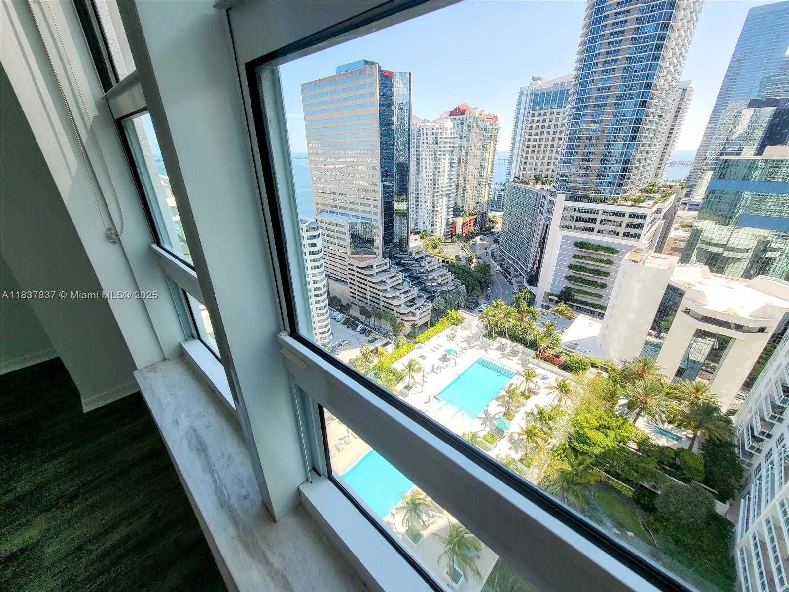 Small Image of 950 BRICKELL BAY DR #2605, Miami Number 13