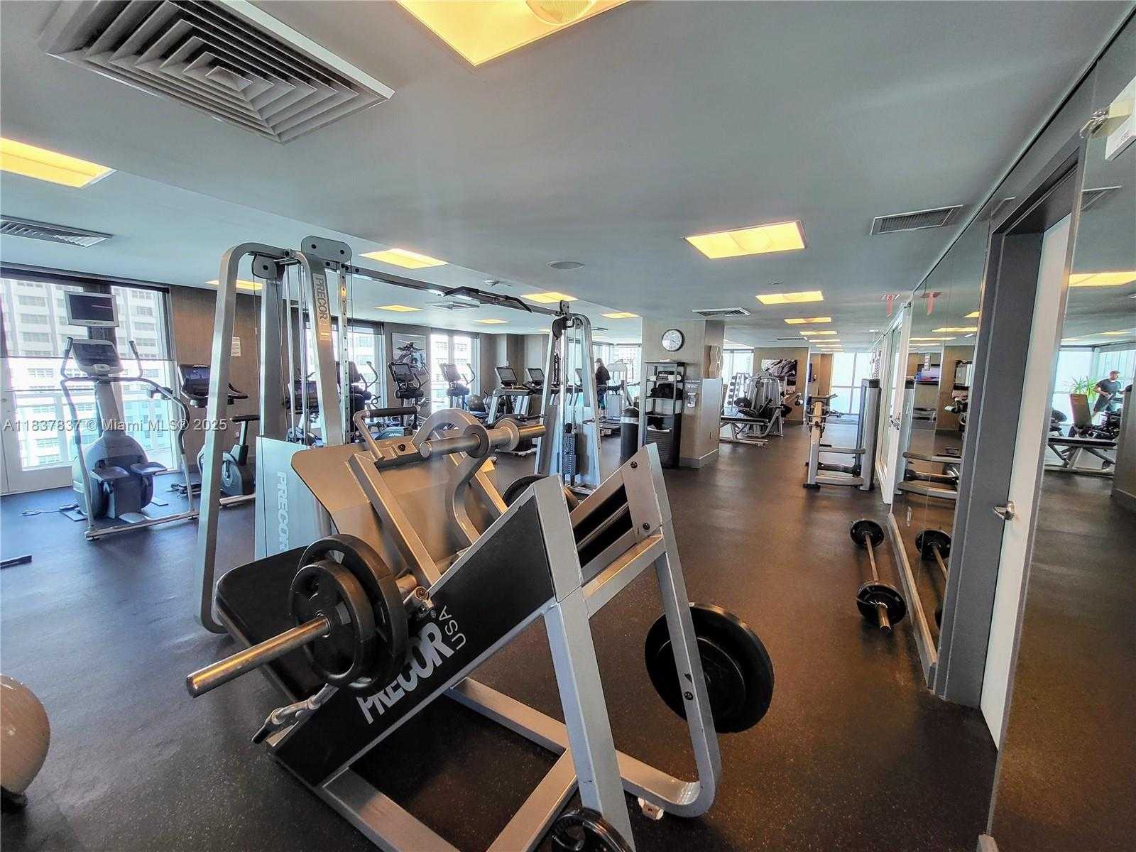 Small Image of 950 BRICKELL BAY DR #2605, Miami Number 34