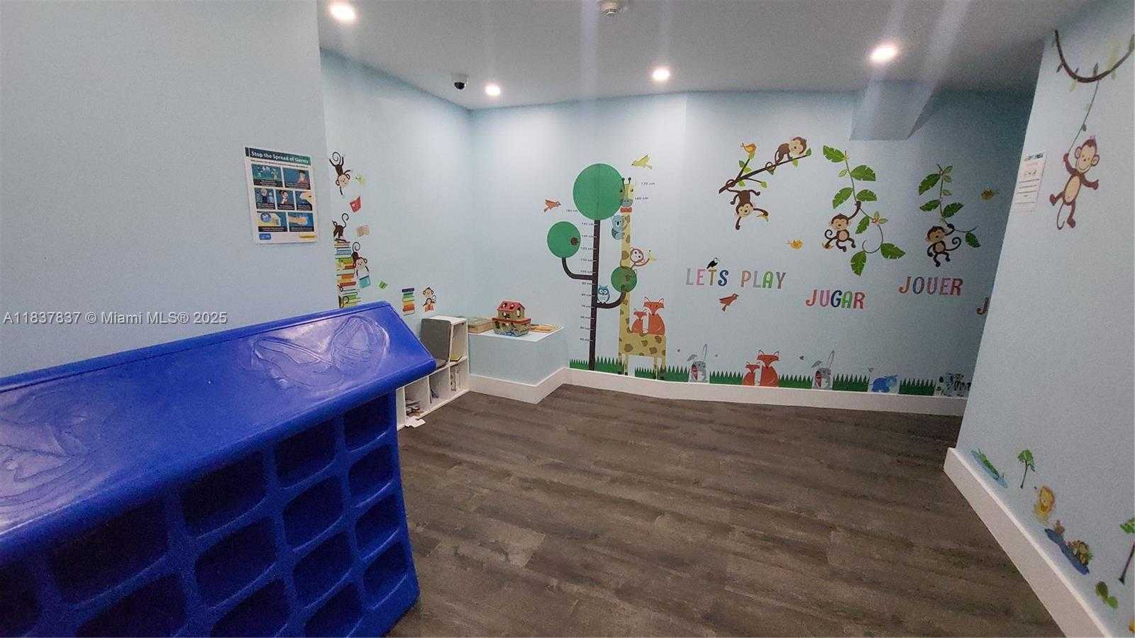 Small Image of 950 BRICKELL BAY DR #2605, Miami Number 38