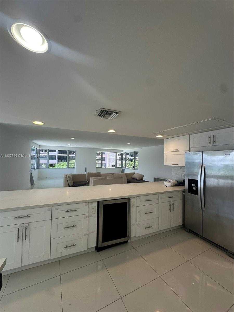 Small Image of 5255 COLLINS AVE #3D, Miami Beach Number 10