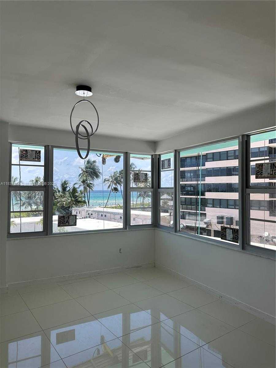 Small Image of 5255 COLLINS AVE #3D, Miami Beach Number 13