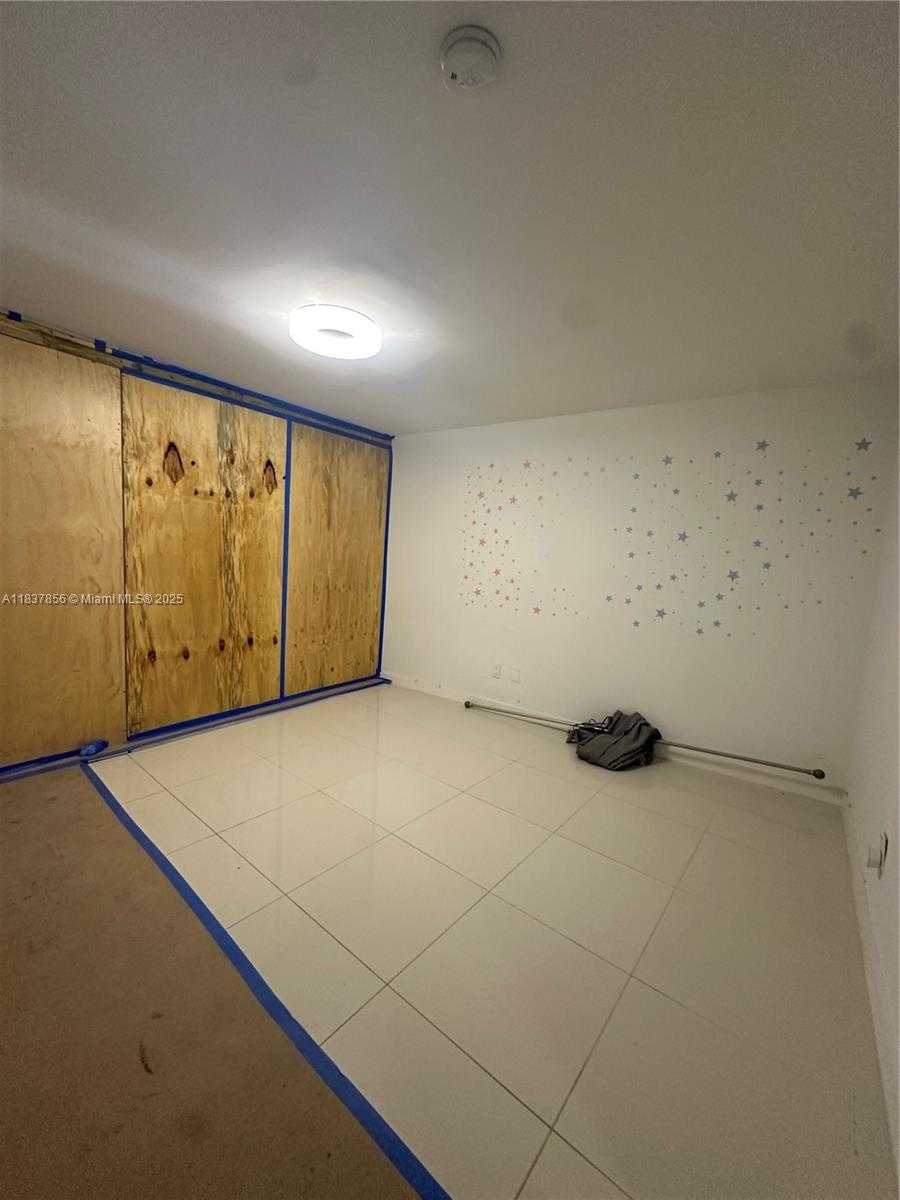Small Image of 5255 COLLINS AVE #3D, Miami Beach Number 16