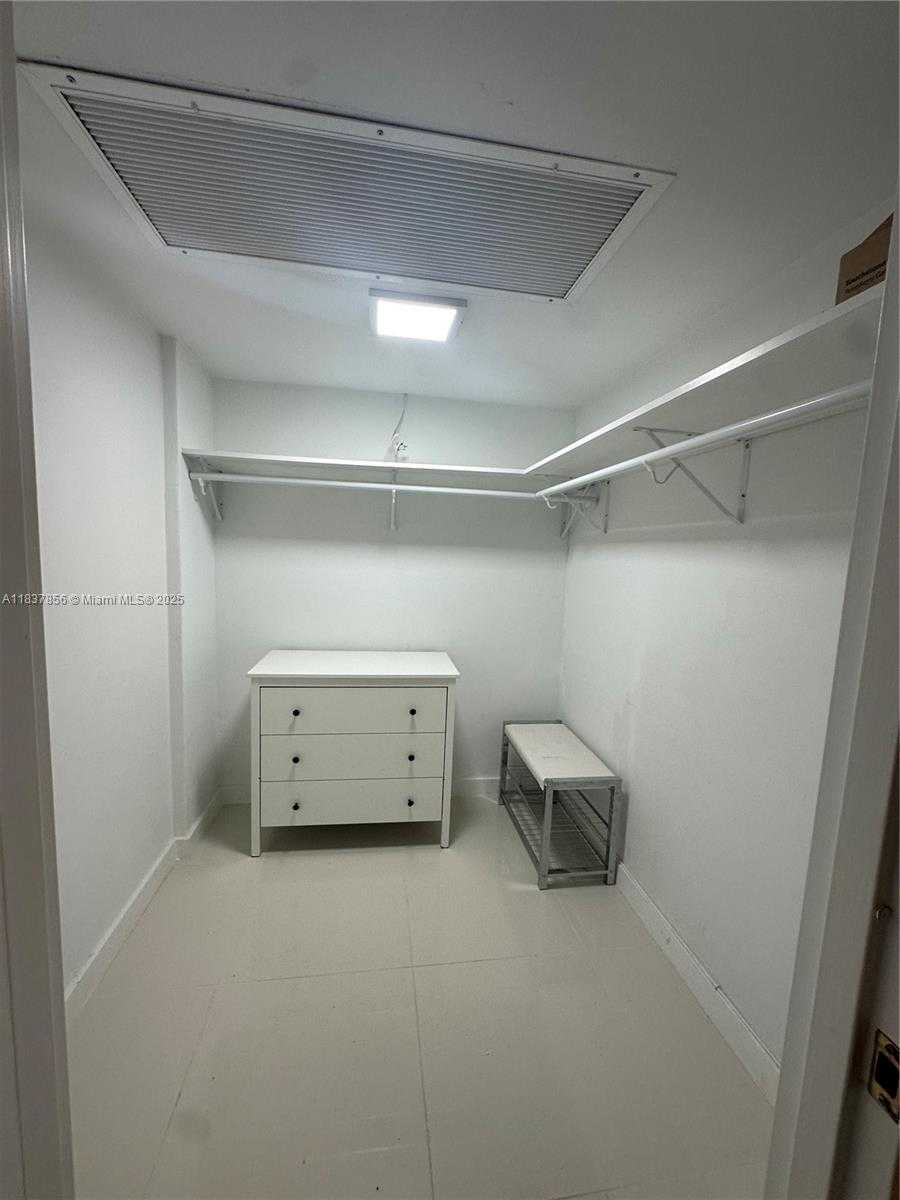 Small Image of 5255 COLLINS AVE #3D, Miami Beach Number 17
