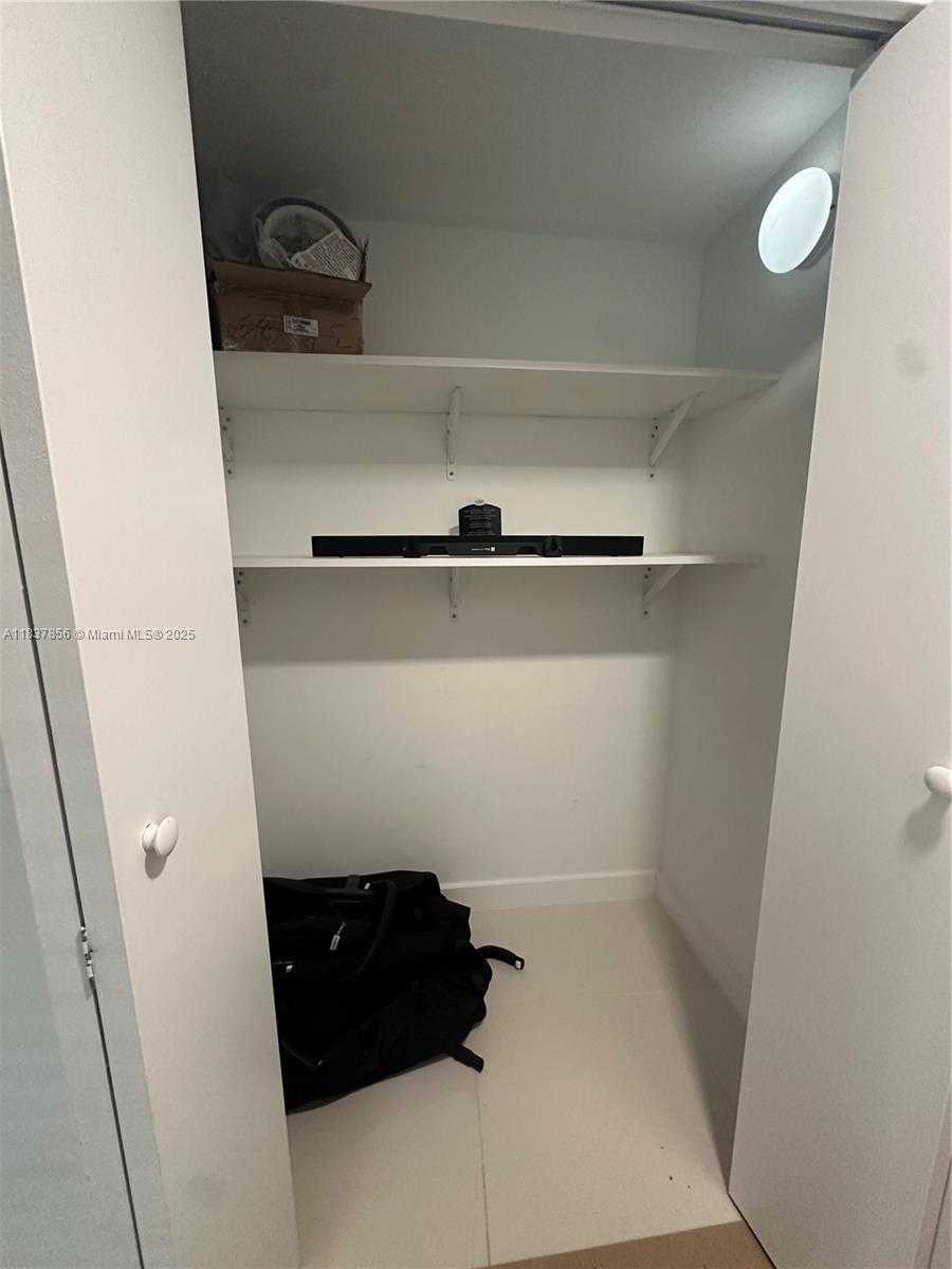 Small Image of 5255 COLLINS AVE #3D, Miami Beach Number 20