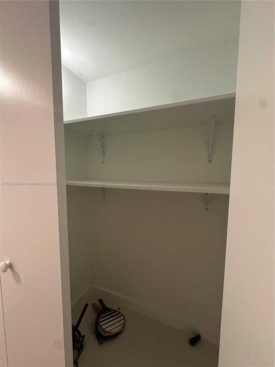 Small Image of 5255 COLLINS AVE #3D, Miami Beach Number 21