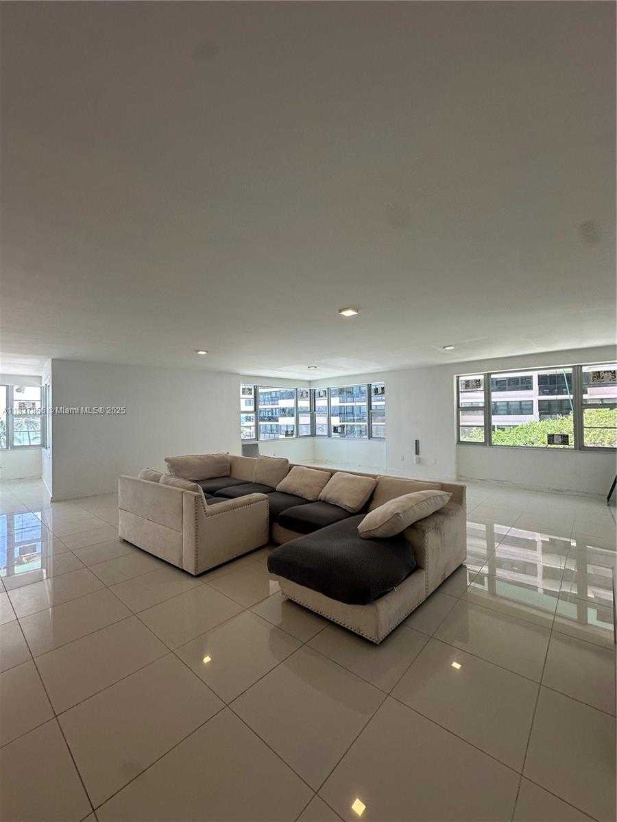 Small Image of 5255 COLLINS AVE #3D, Miami Beach Number 5