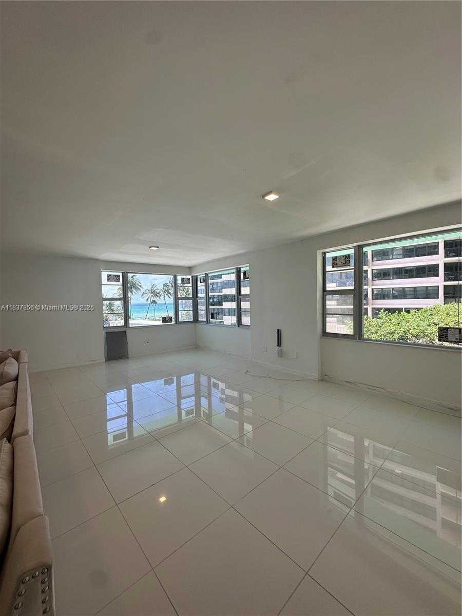 Small Image of 5255 COLLINS AVE #3D, Miami Beach Number 7
