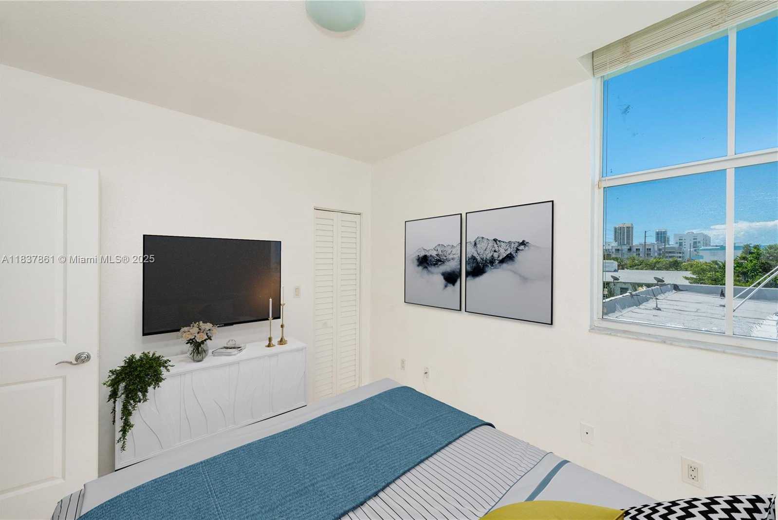 Small Image of 8041 HARDING AVE #104, Miami Beach Number 14