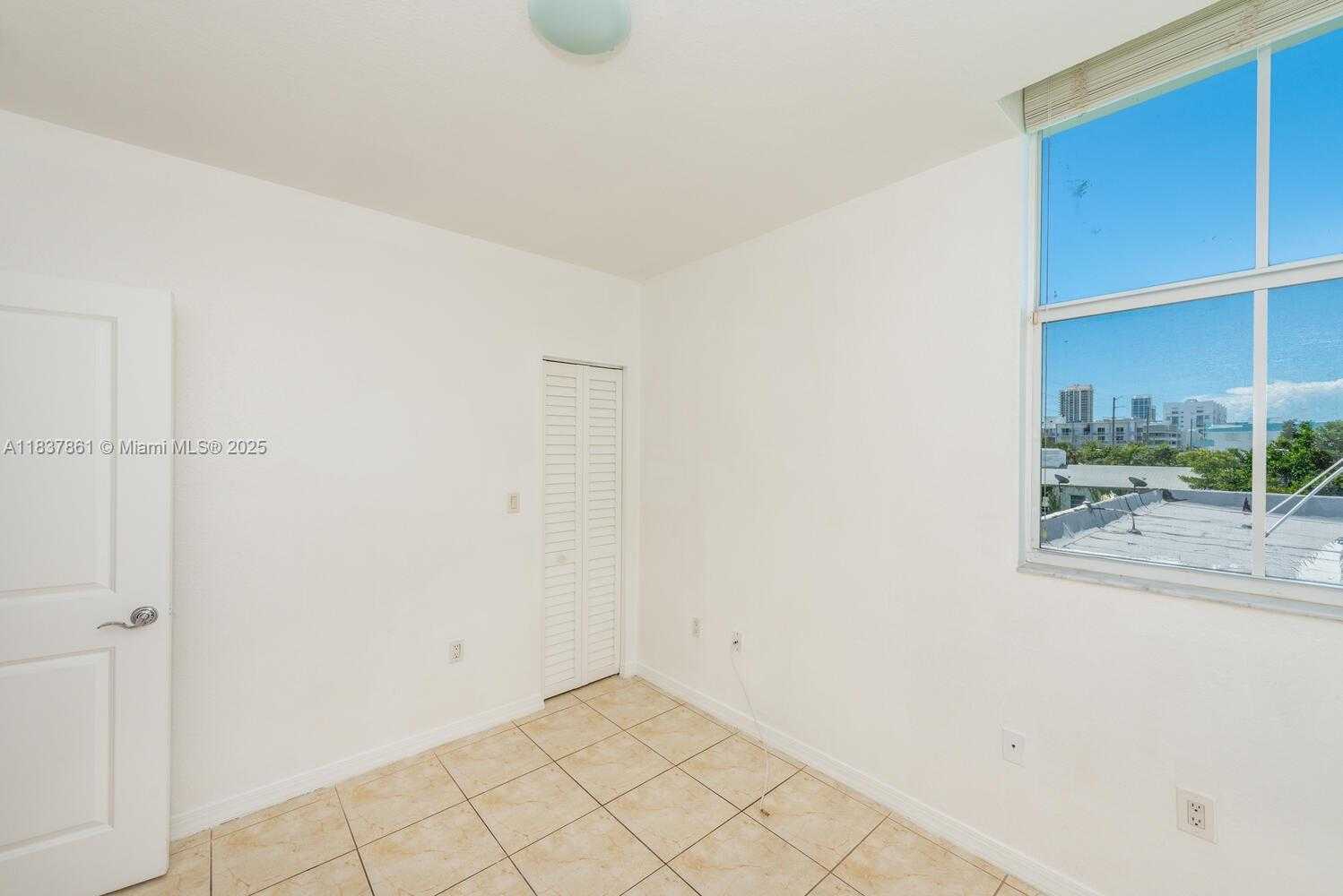 Small Image of 8041 HARDING AVE #104, Miami Beach Number 15