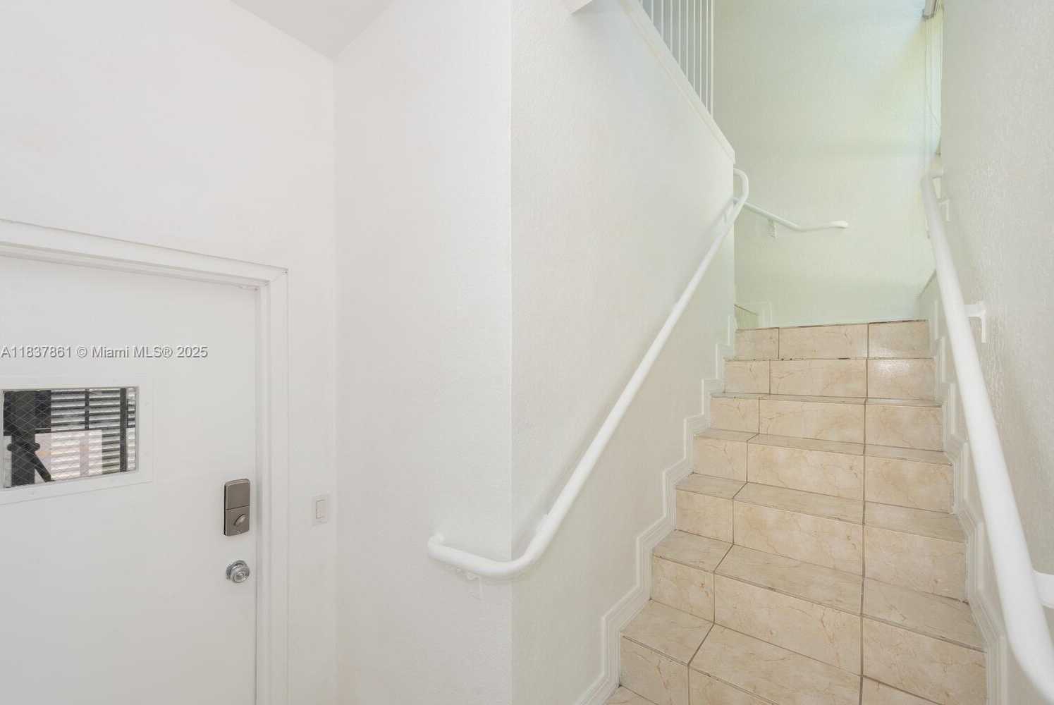 Small Image of 8041 HARDING AVE #104, Miami Beach Number 3