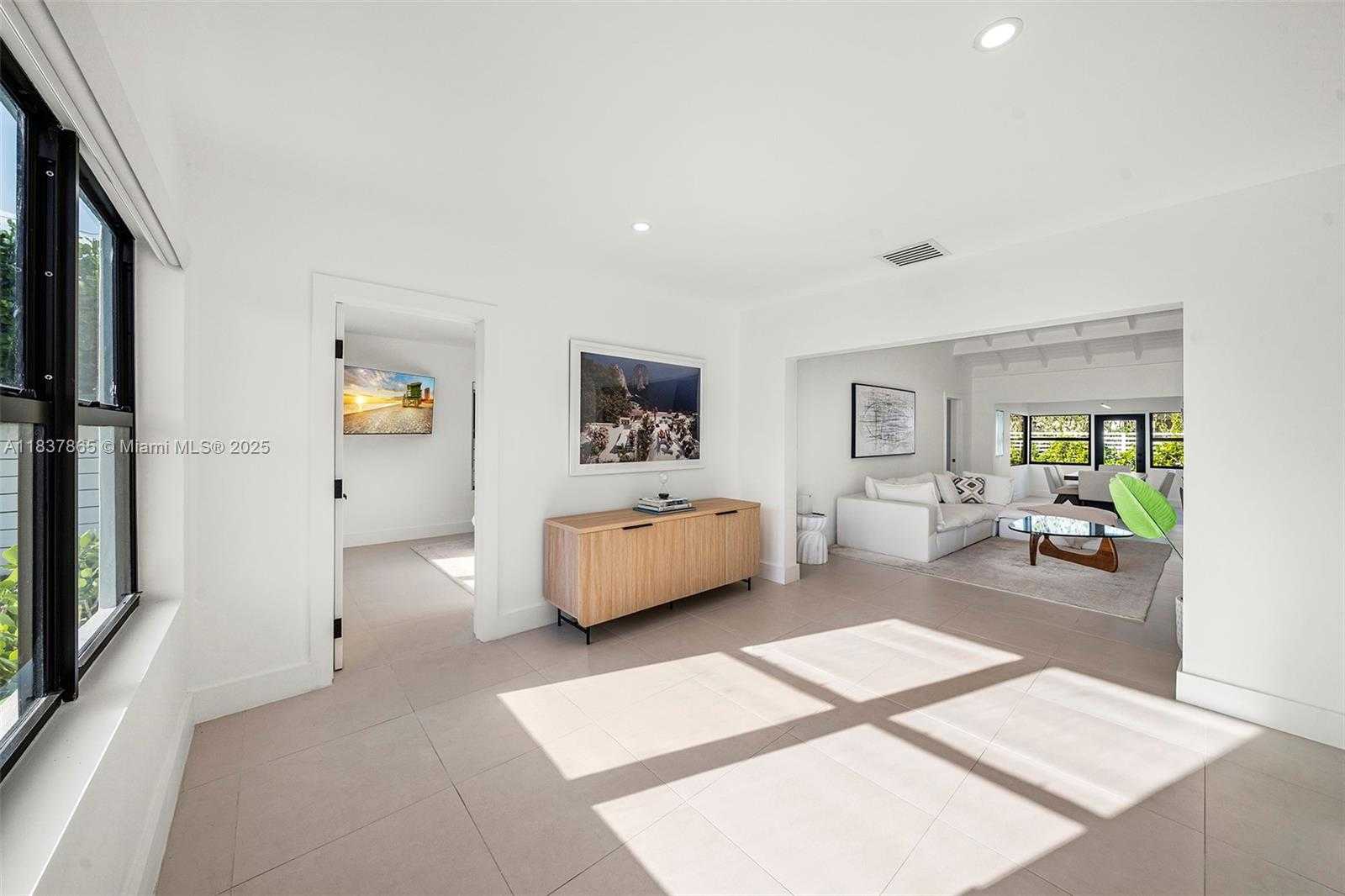 Small Image of 8844 ABBOTT AVE, Surfside Number 11