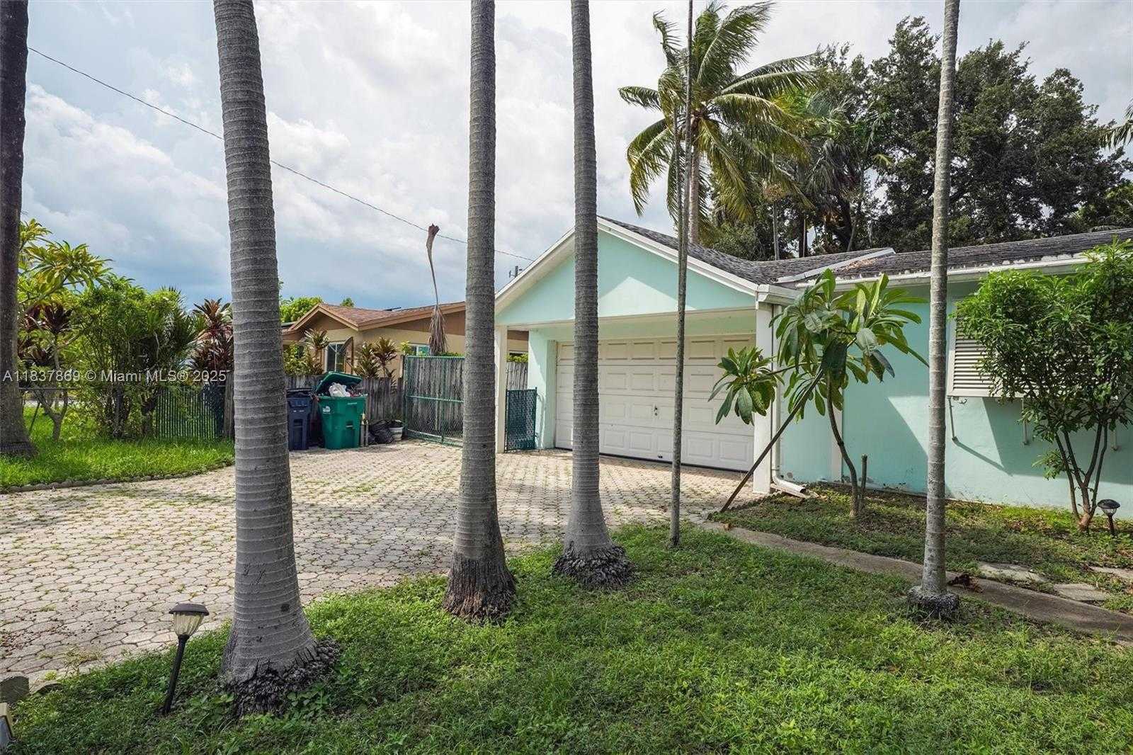 Small Image of 11121 SOUTH WEST 203RD TER #-, Cutler Bay Number 3