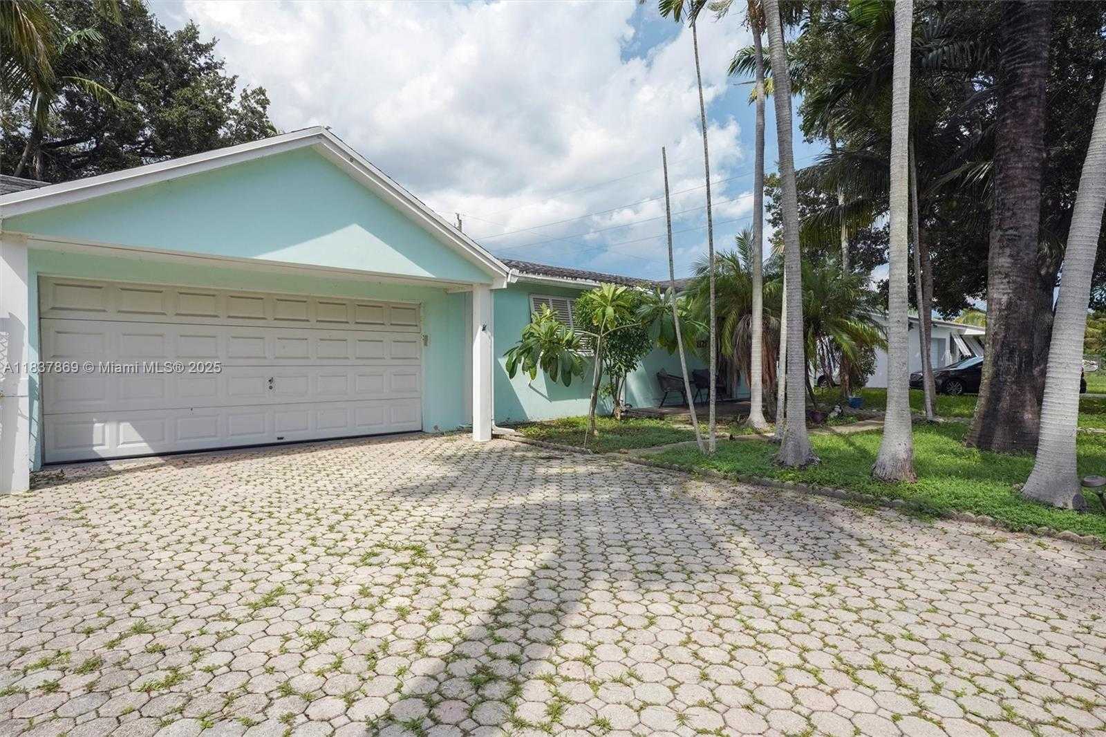 Small Image of 11121 SOUTH WEST 203RD TER #-, Cutler Bay Number 5