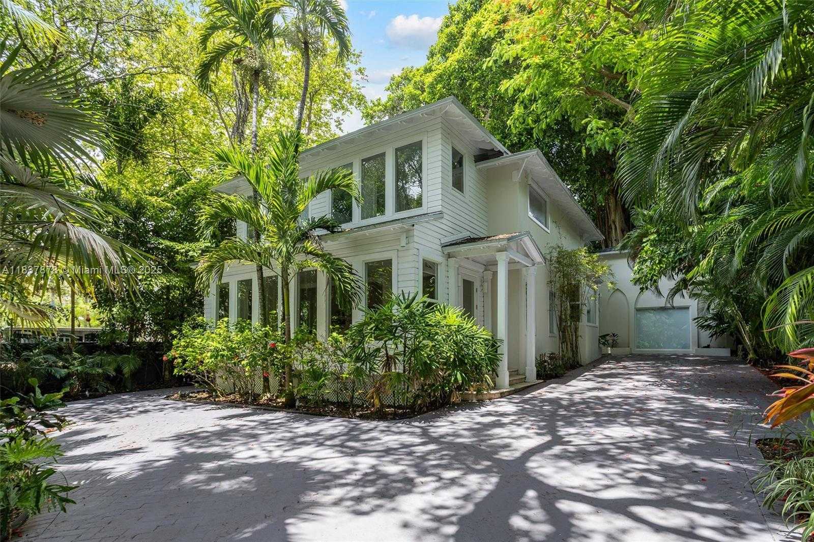 Small Image of 4286 SOUTH DOUGLAS RD, Miami Number 39