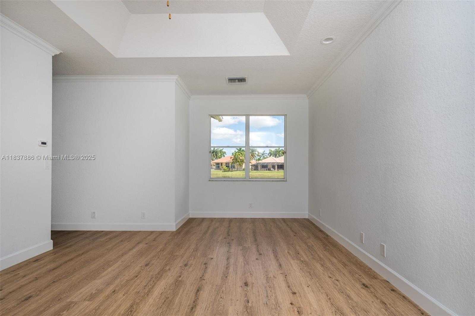 Small Image of 2664 EDGEWATER DR #2664, Weston Number 13