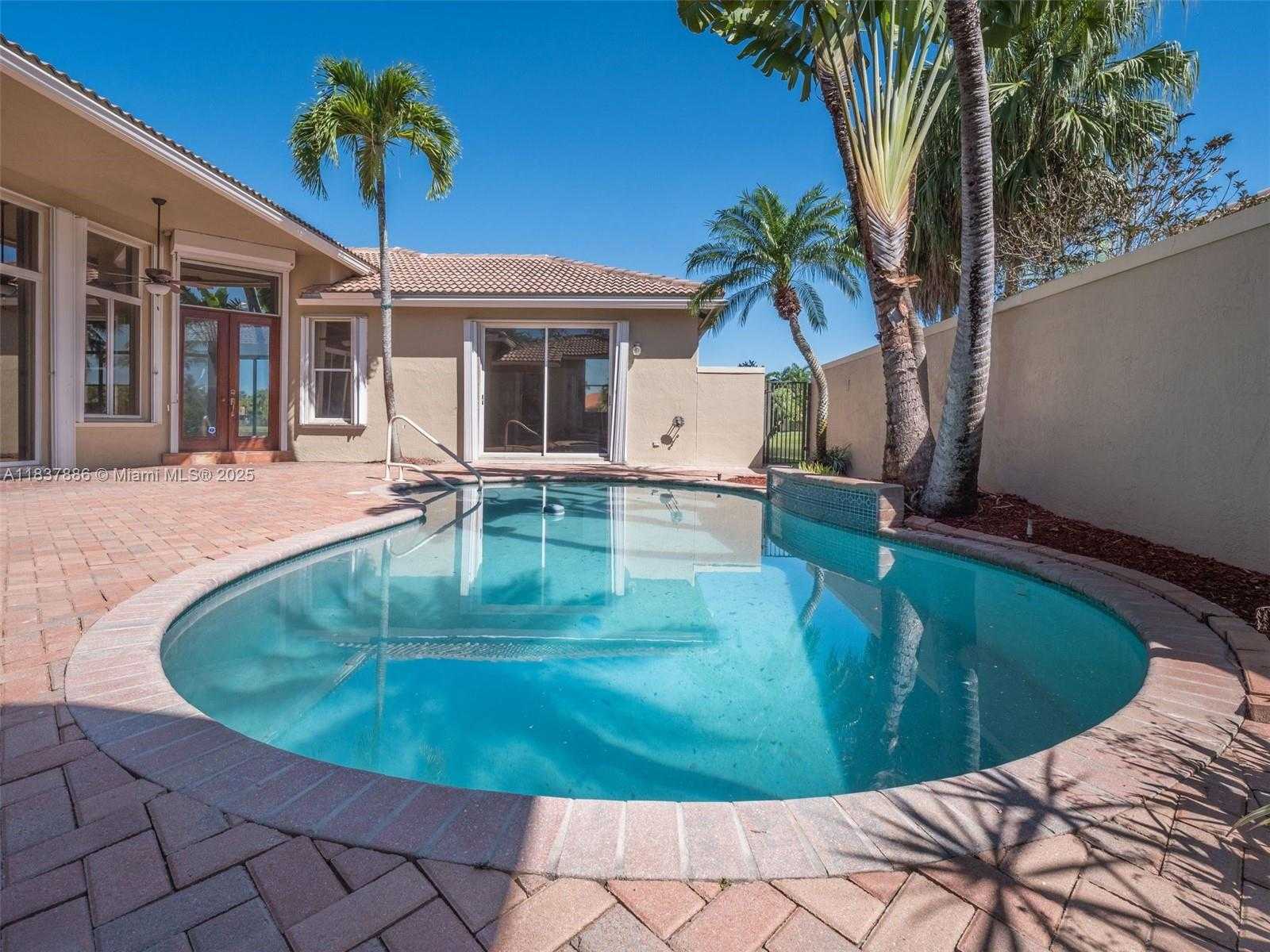 Small Image of 2664 EDGEWATER DR #2664, Weston Number 19