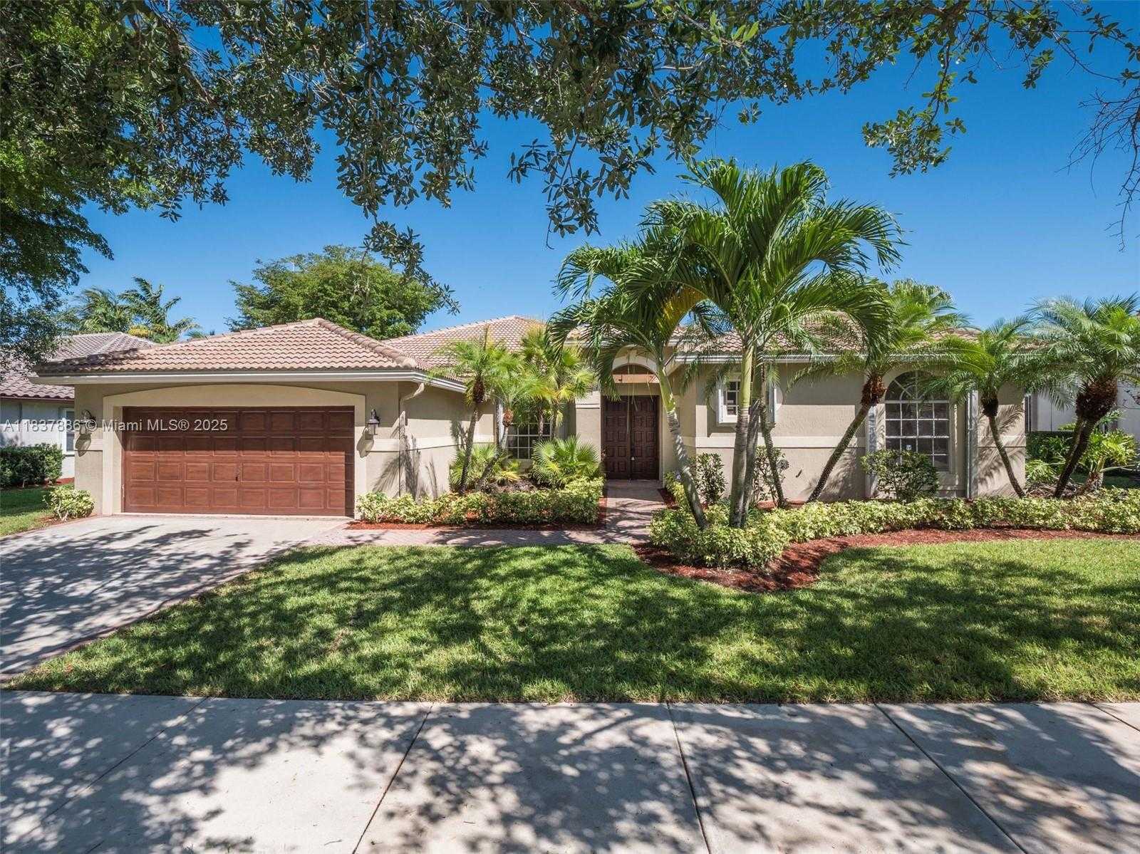 Small Image of 2664 EDGEWATER DR #2664, Weston Number 2