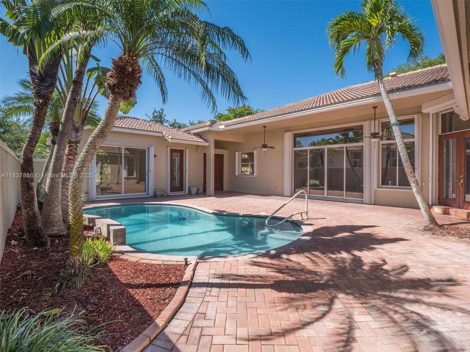 Small Image of 2664 EDGEWATER DR #2664, Weston Number 20
