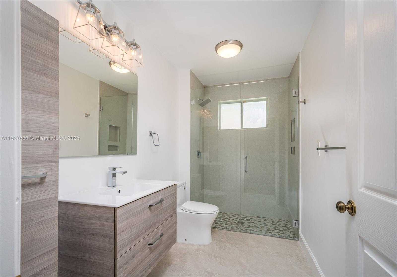 Small Image of 2664 EDGEWATER DR #2664, Weston Number 25