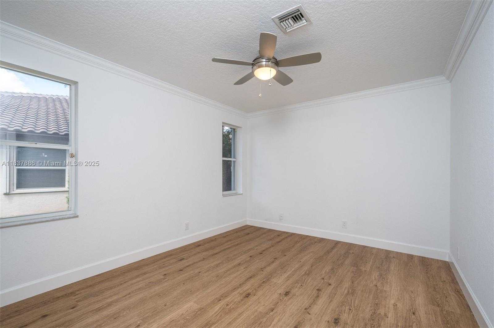 Small Image of 2664 EDGEWATER DR #2664, Weston Number 26