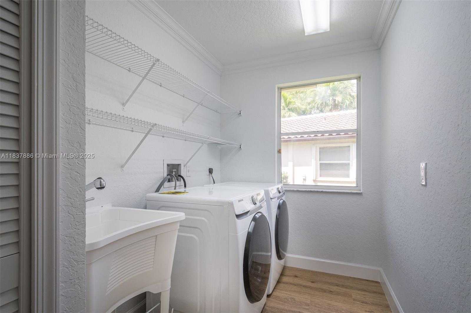 Small Image of 2664 EDGEWATER DR #2664, Weston Number 30