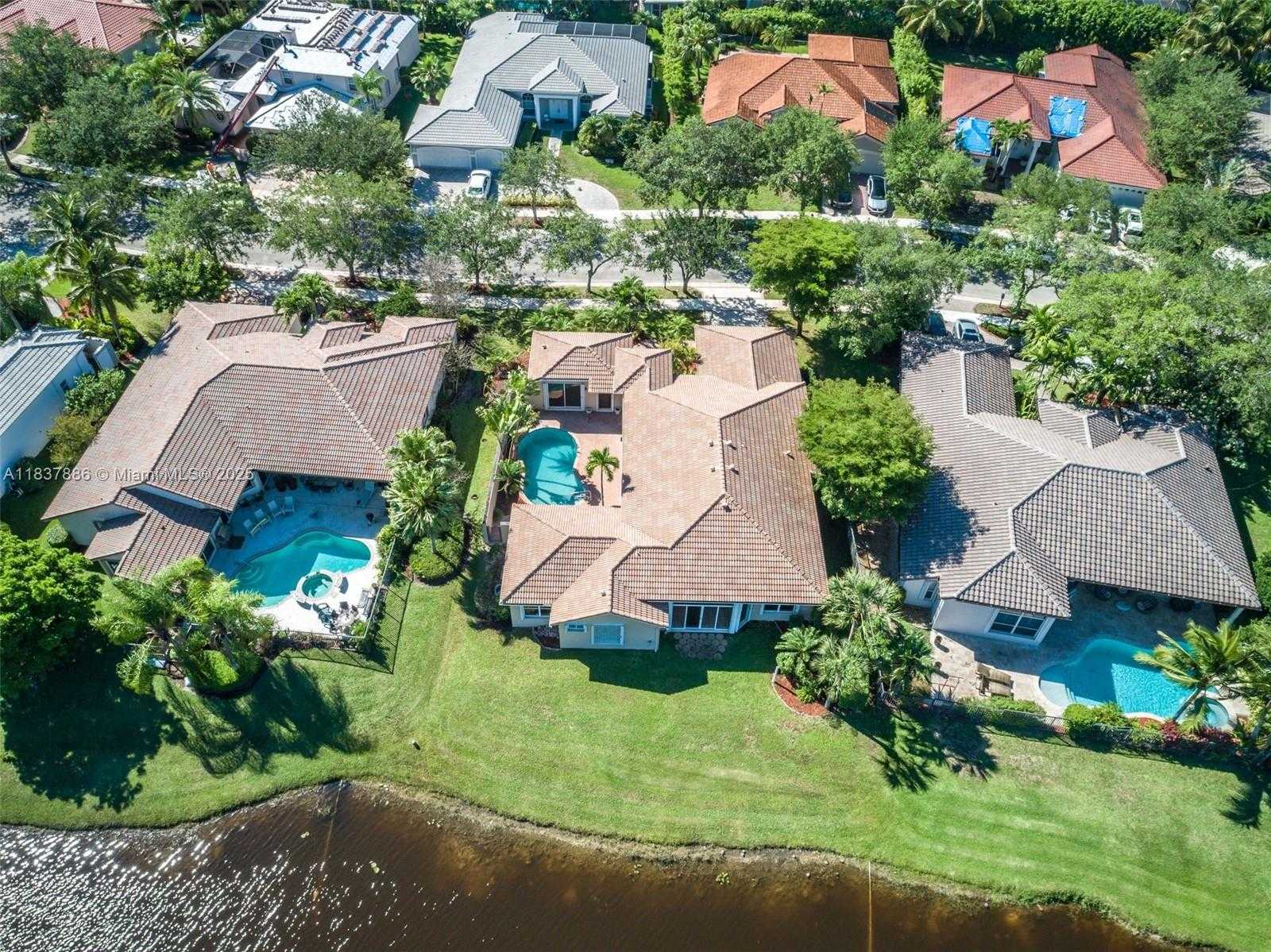 Small Image of 2664 EDGEWATER DR #2664, Weston Number 35