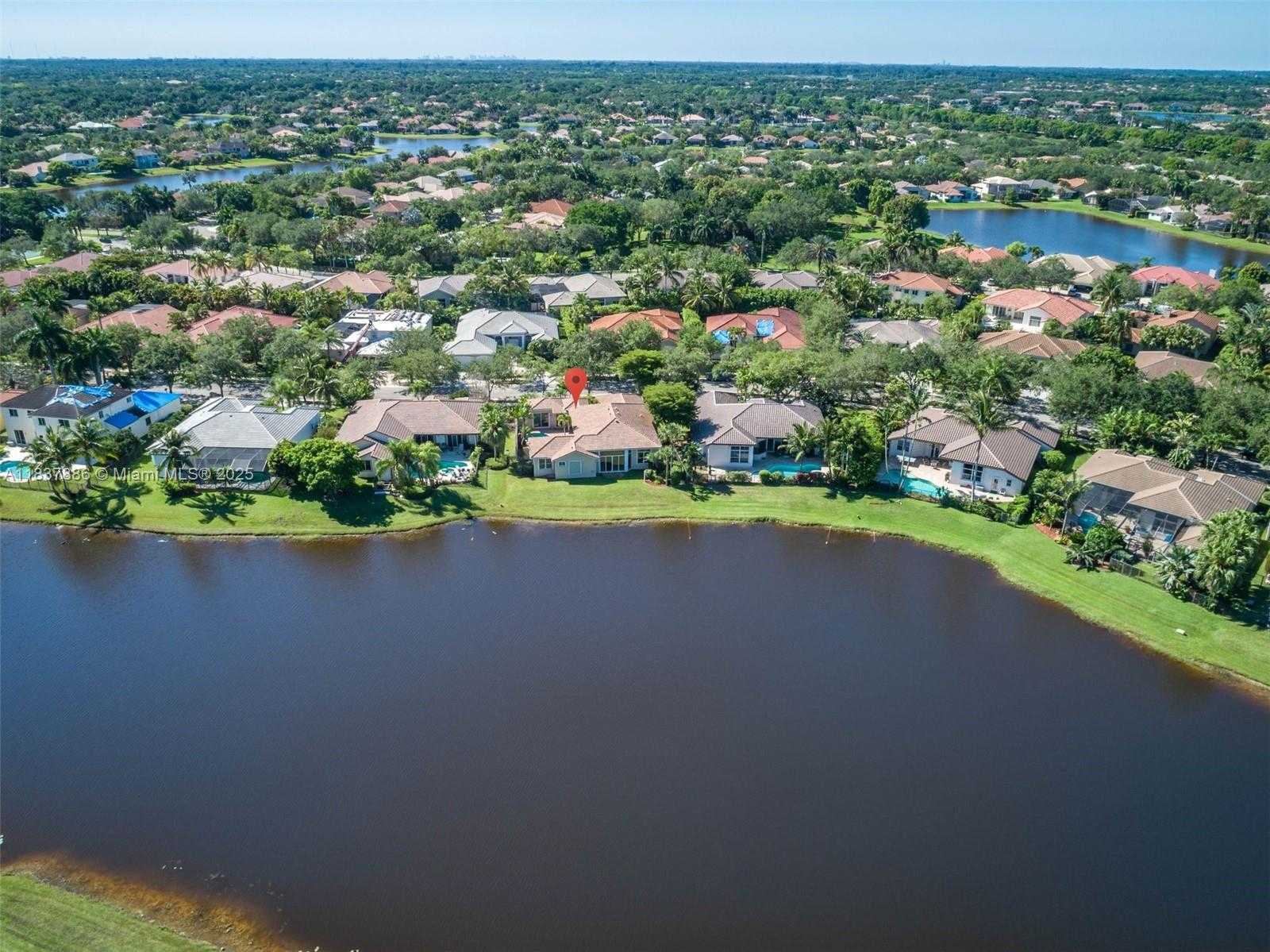 Small Image of 2664 EDGEWATER DR #2664, Weston Number 36