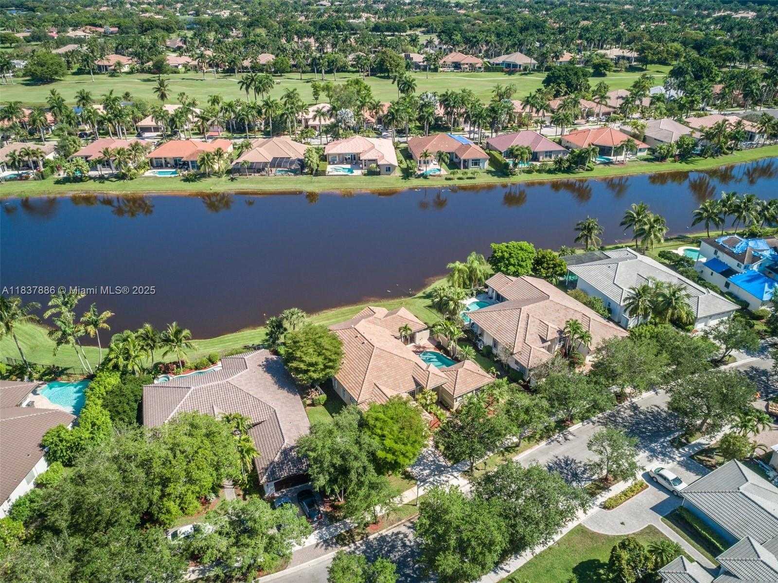 Small Image of 2664 EDGEWATER DR #2664, Weston Number 38