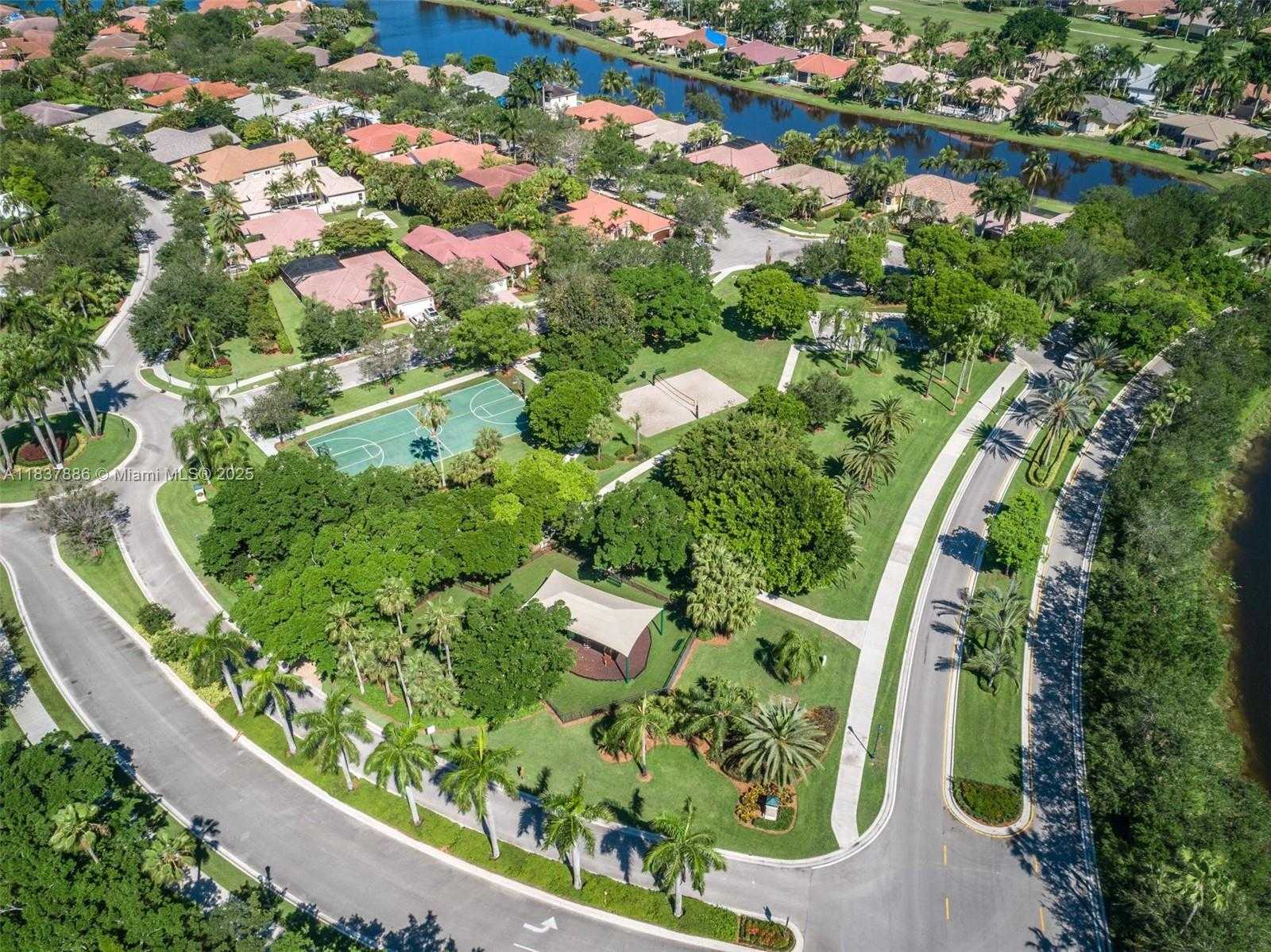Small Image of 2664 EDGEWATER DR #2664, Weston Number 40