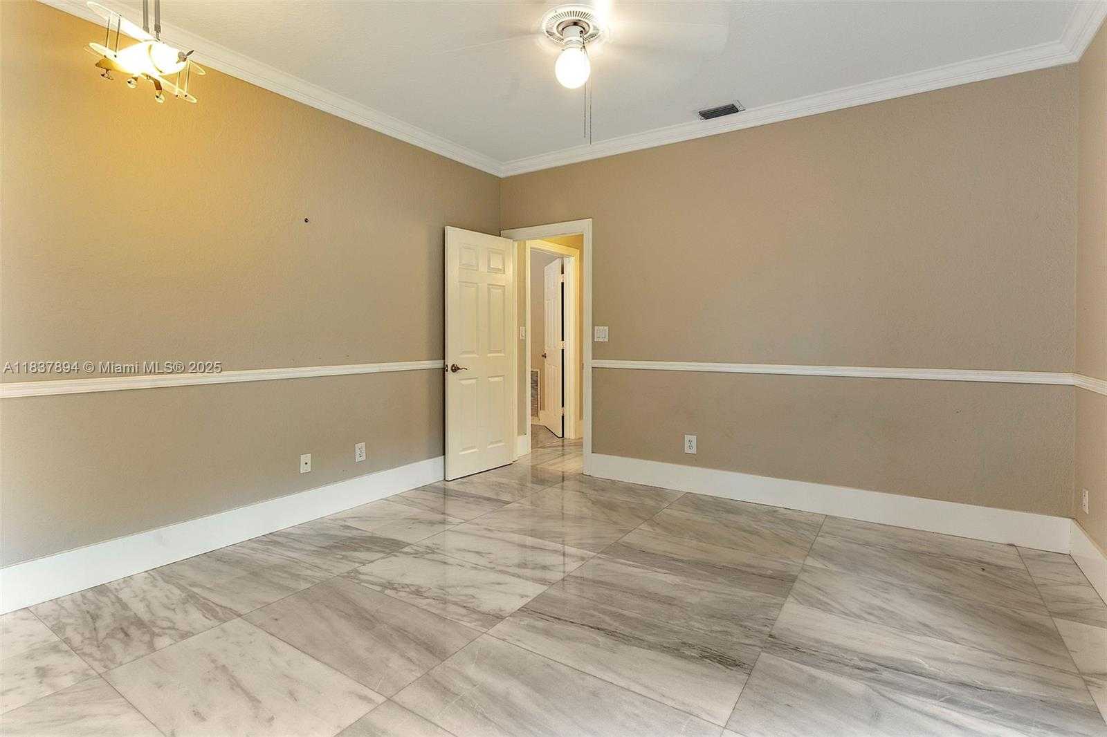 Small Image of 3500 FAIRFAX LN, Davie Number 12
