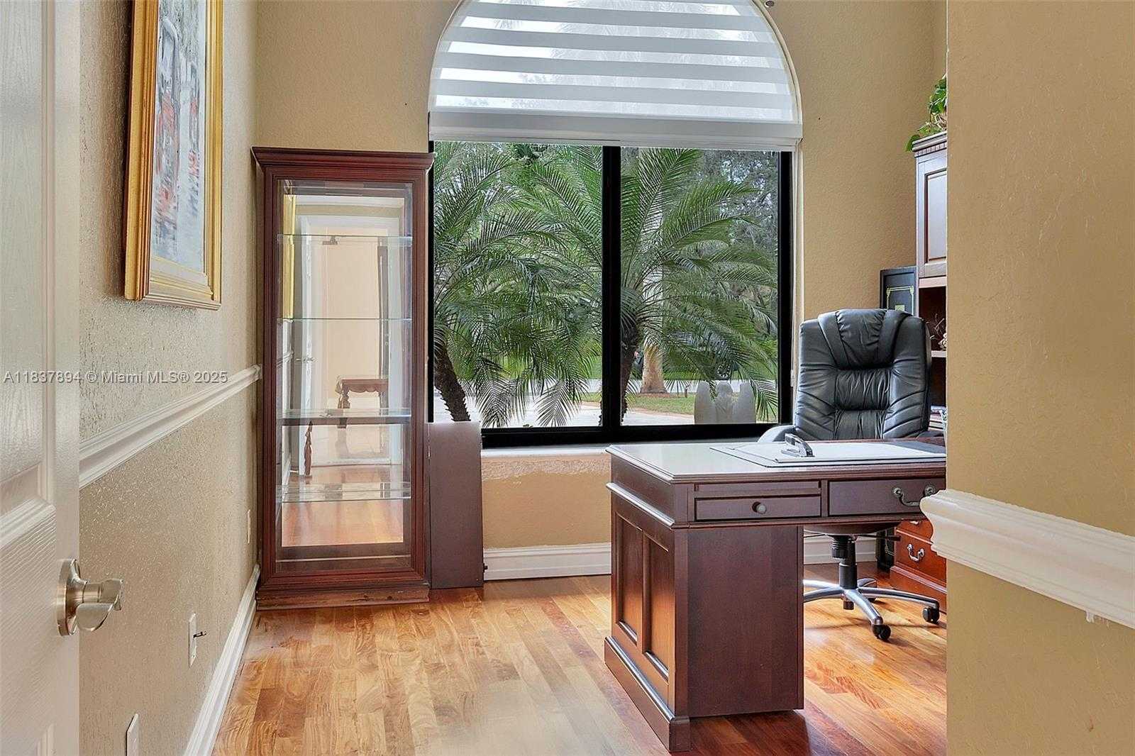 Small Image of 3500 FAIRFAX LN, Davie Number 5